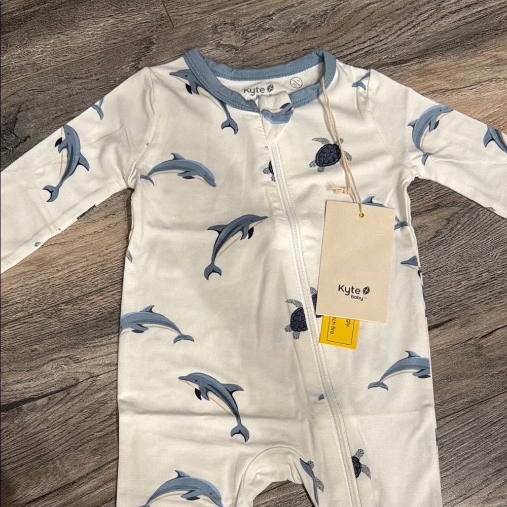 Kyte BABY White and Blue Dolphin Print Footie